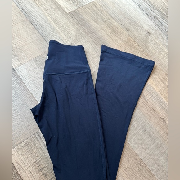 lululemon Align™ High-Rise Mini-Flare
Pant Regular 
Size 4
New without tag - Picture 3 of 6